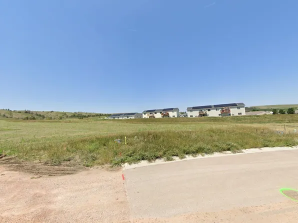 864 Petros Dr, Rapid City, SD 57701