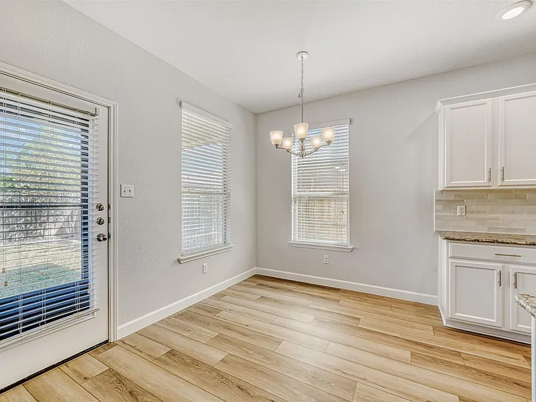 301 Serpentine Ln — Photo 12