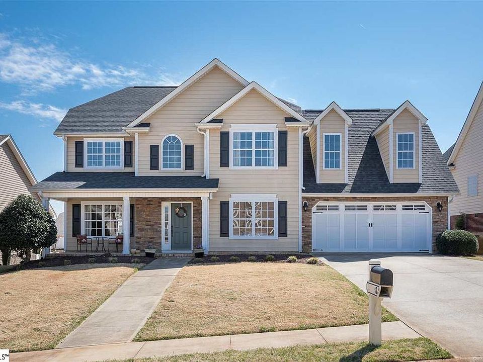 2nd image of 8 Hidden Springs Ln