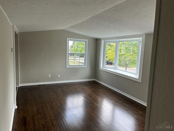 4th image of 707 Heimert Ave