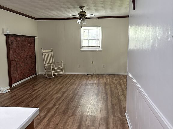 4th image of 40 Moores Ln