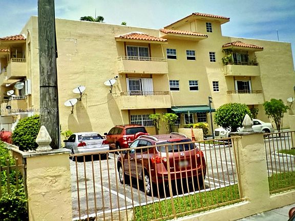 4th image of 1351 SW 4th St APT 11