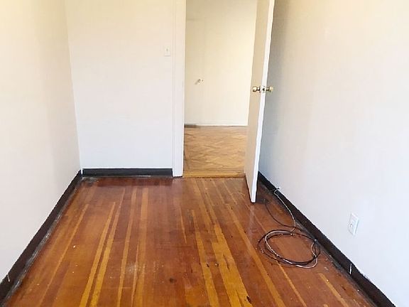 4th image of 22-23 23rd St #2A