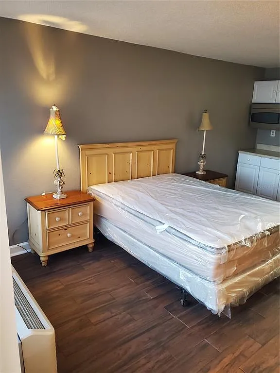 1 bed, 1.0 bath, 276 sqft, $1,000 — Photo 3