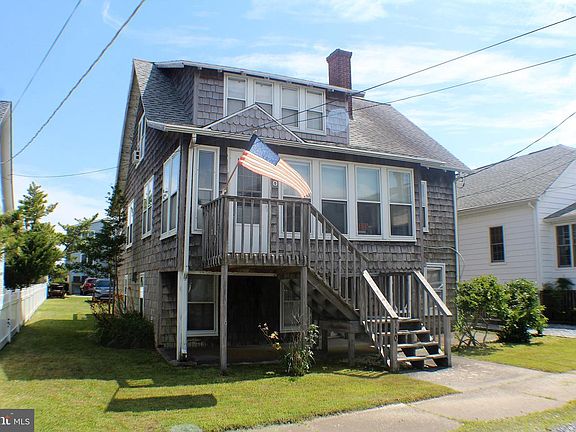 3rd image of 110 1st St
