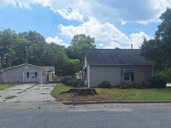 2nd image of 507 N Elm St