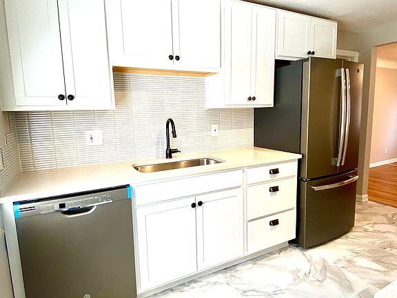 Dishwasher and Disposal included