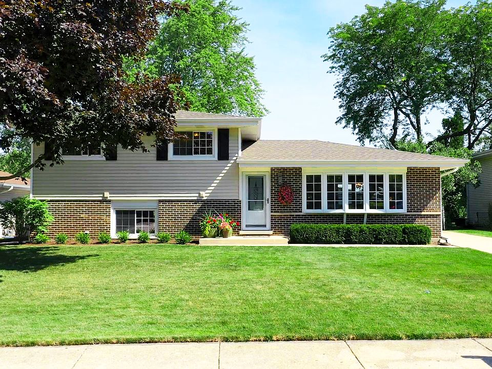 1st image of 774 Willow Ct