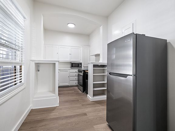 3rd image of 2510 Central Ave #101