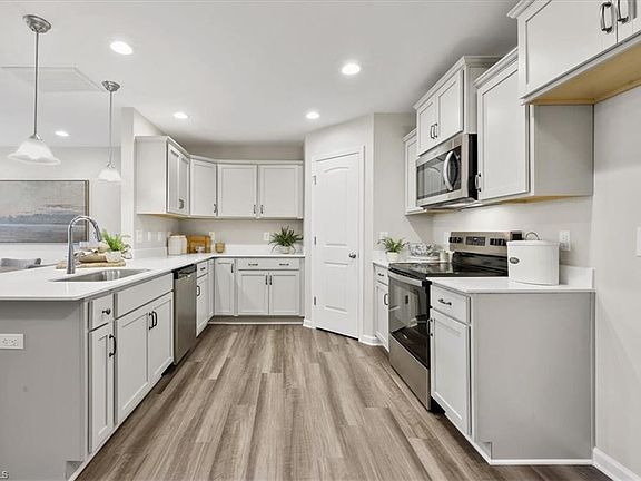 4th image of 111 Tallwood Dr