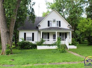 211 W Lincoln Ave, Burlingame, KS 66413
