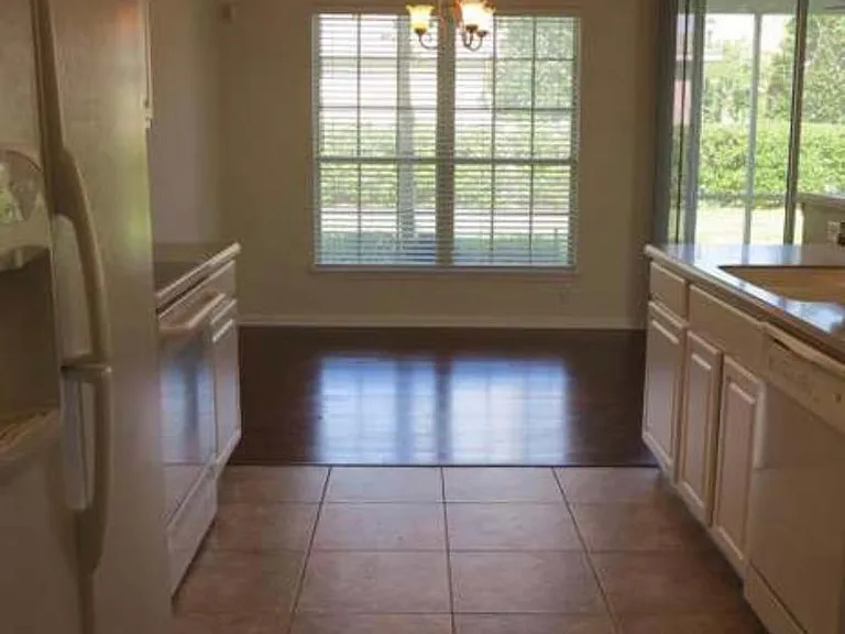 11171 Castlemain Cir W — Photo 12