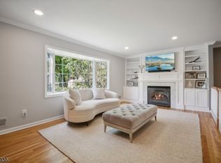 20 Tuxedo Dr, Livingston, NJ 07039