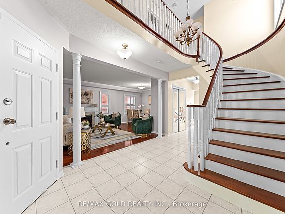 5th image of 21 Pacific Wind Cres