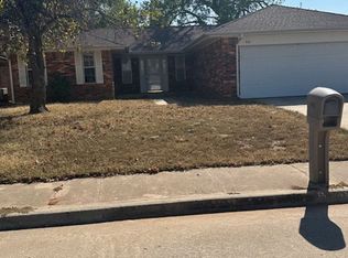 402 Linda Ln, Yukon, OK 73099
