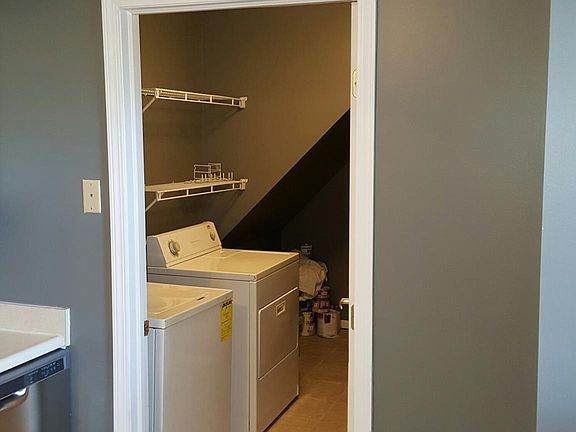 5th image of 208 Oakbrooke Dr