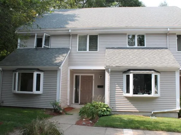 50 Undine Rd #50, Newton, MA 02458