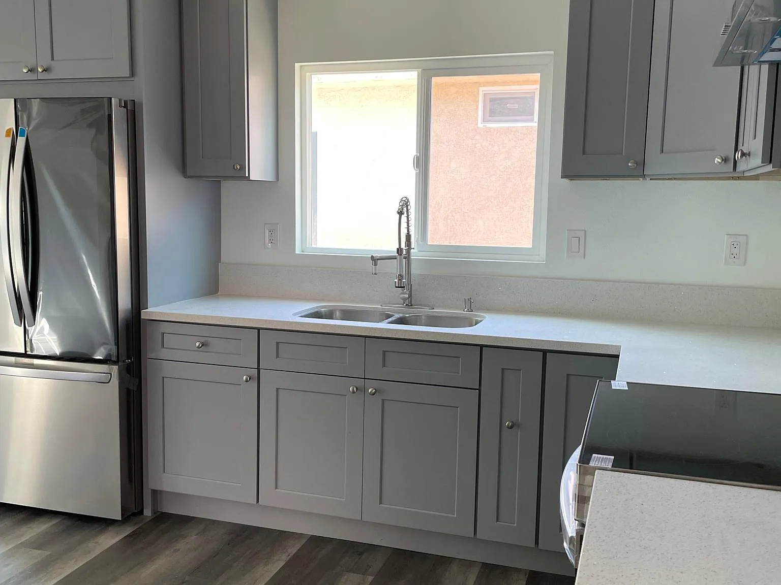 3 bed, $3,000 — Photo 2