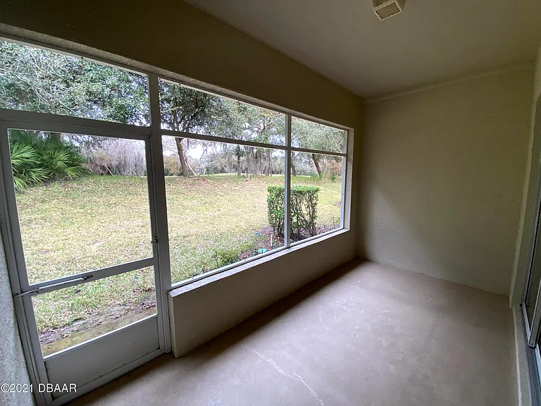 1427 Carlow Cir — Photo 9