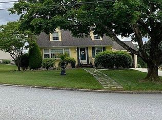 104 Longview Dr, Cranston, RI 02920