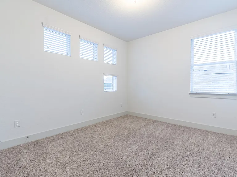 1410 Casa Dr — Photo 15