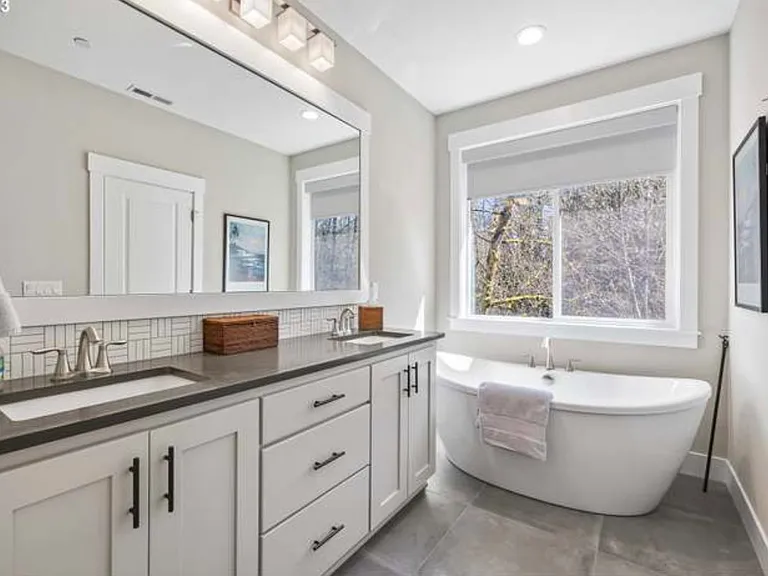 1741 NE Pecan Ln — Photo 15
