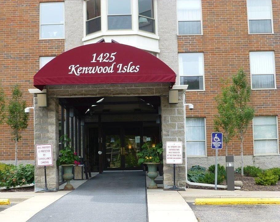 1st image of 1425 W 28th St APT 215