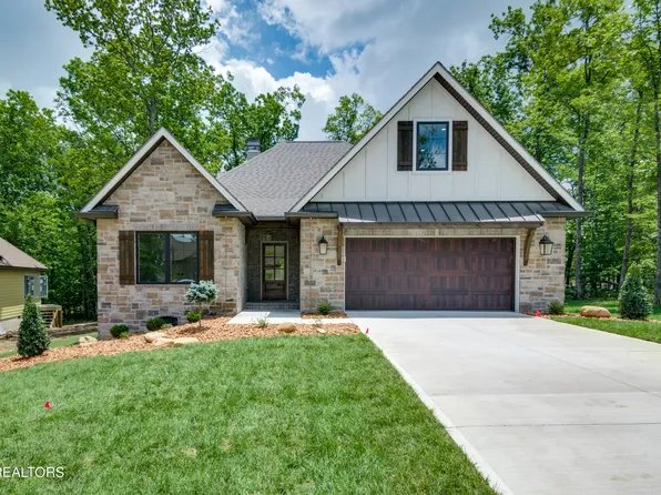 67 Oak Leaf Cir, Crossville, TN 38558