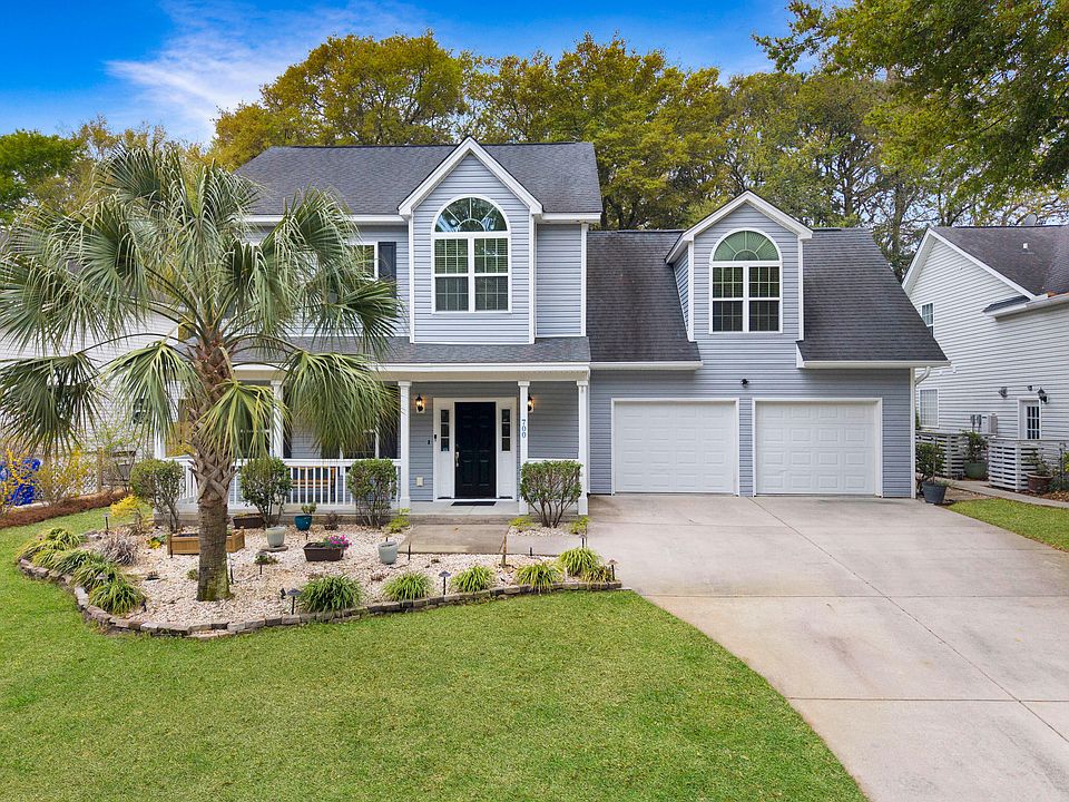 1st image of 700 Majestic Oaks Dr