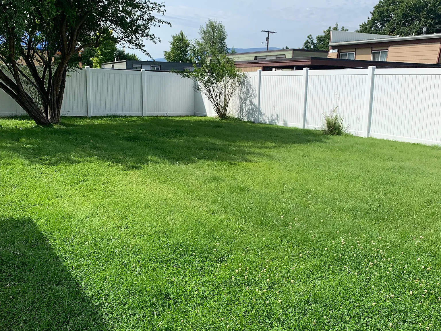 1637 Agnes Ave — Photo 1
