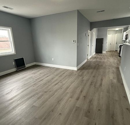 4th image of 23 1/2 Martin Luther King Jr Blvd Floor 2