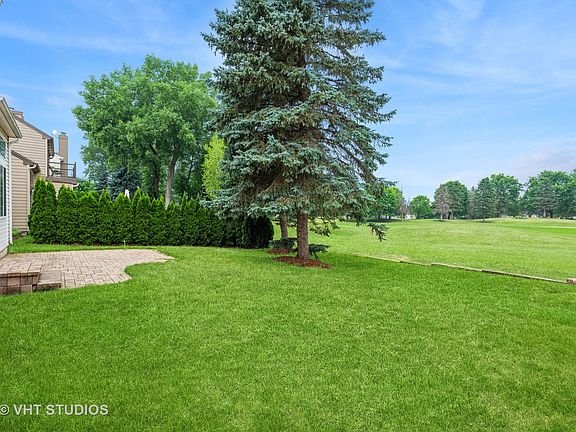 3rd image of 1532 Knoll Crest Dr