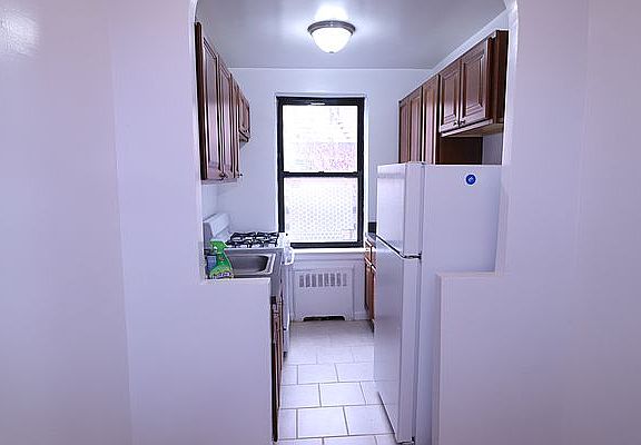 4th image of 65-28 99th St #2R