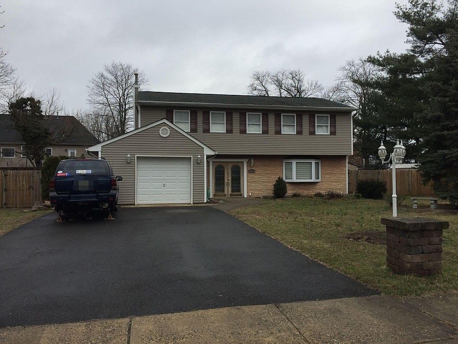 1st image of 1144 Roanoke Dr