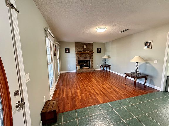 4th image of 149 Cypress Ln