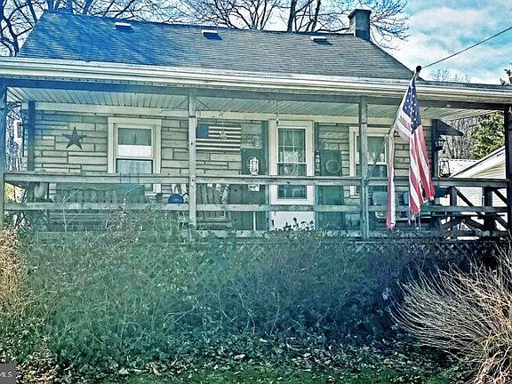 2nd image of 527 Baumgardner Rd