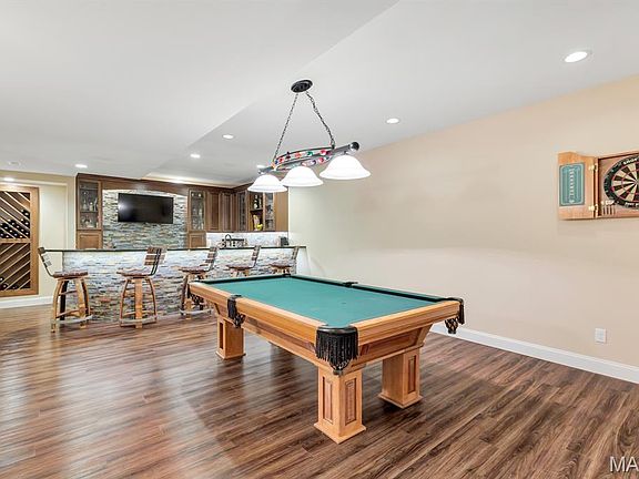 5th image of 221 Oakhurst Cir