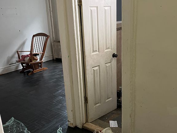 5th image of 277 Harrison Ave APT B4