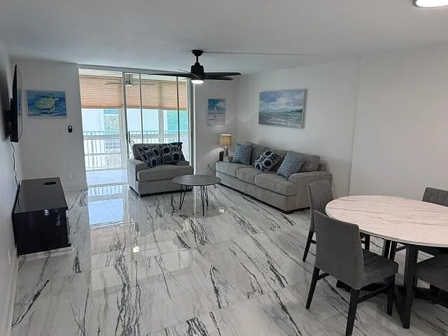 205 SE 11th Ter #405