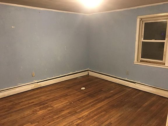 4th image of 78 Wallis St