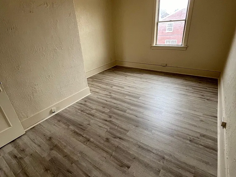 135 Jane St — Photo 9
