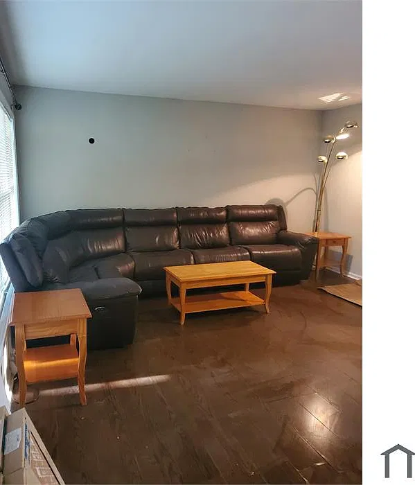 6 bed, 1640 sqft, $3,500 — Photo 2