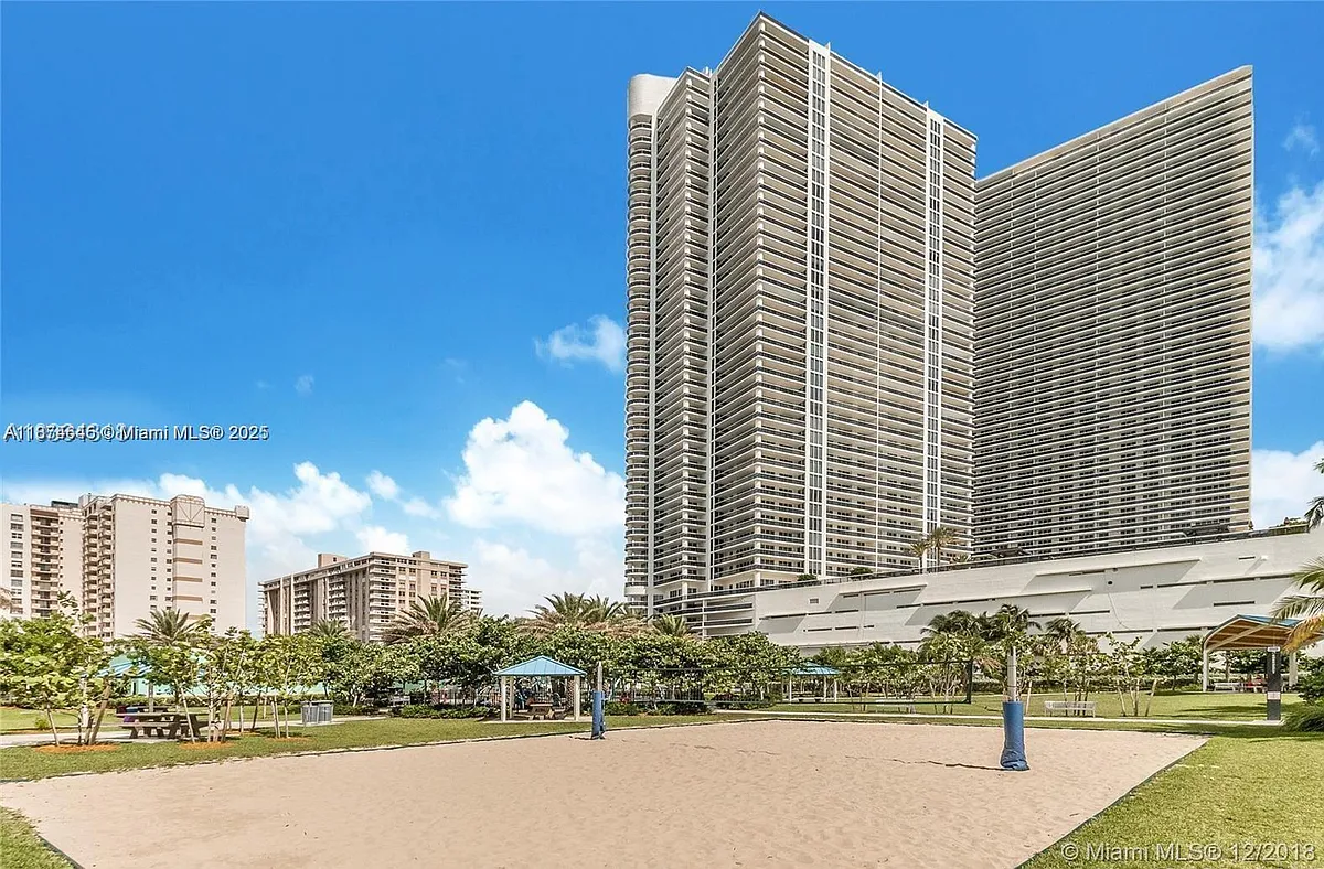 Building Photo - 1830 S Ocean Dr #4107