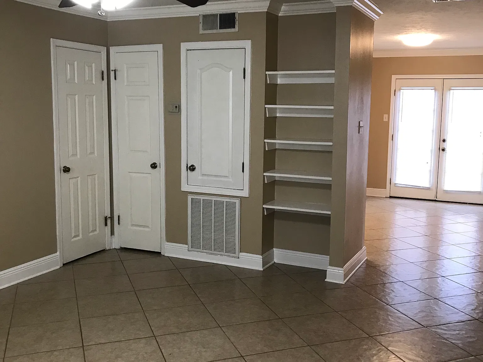2 bed, 1.5 bath, 1125 sqft, $1,150 — Photo 3