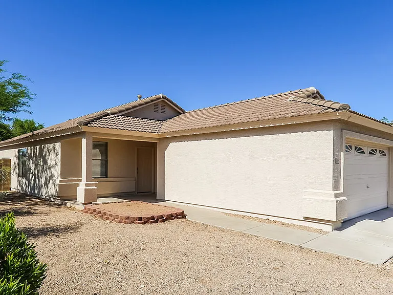 11335 W Crestbrook Dr — Photo 2