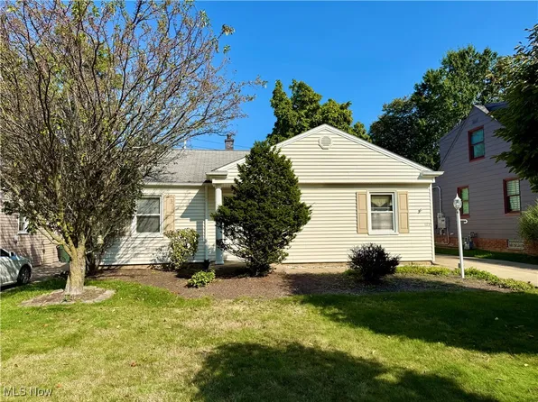 1173 Commonwealth Ave, Mayfield Heights, OH 44124