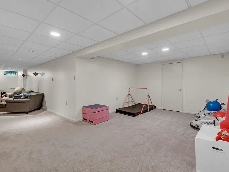 1402 Bermuda Dunes Ct — Photo 43