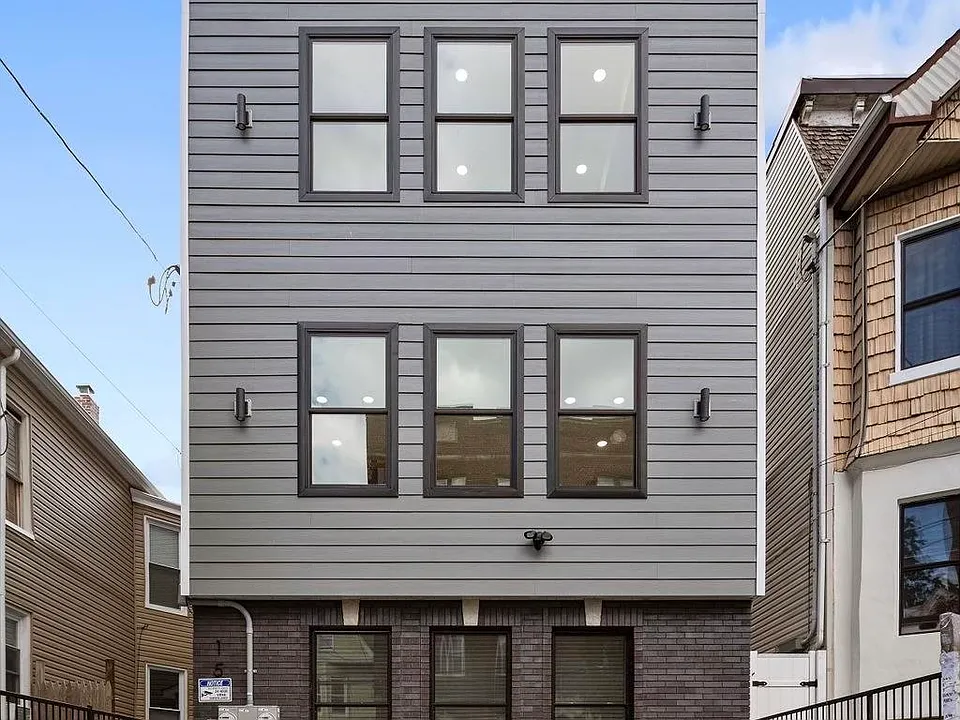 15 Fulton Ave #2