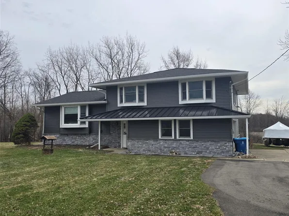 13477 S Horrell Rd, Fenton, MI 48430