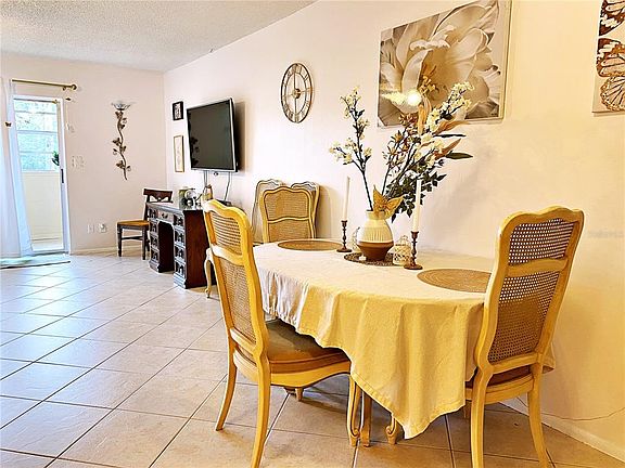 5th image of 617 N Keene Rd #Q-9